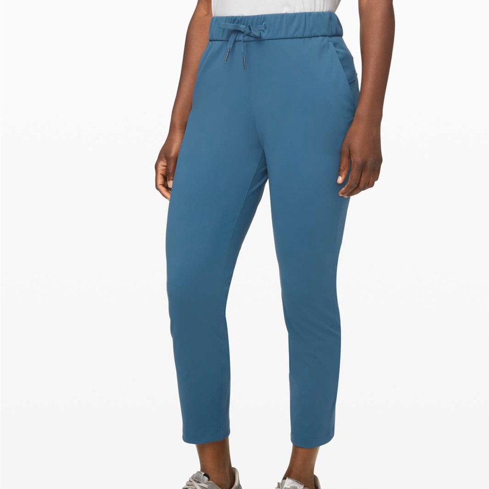 Lululemon On The Fly 7/8 Joggers